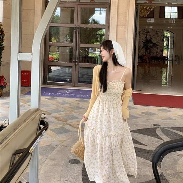 ชุดไปงานบวช ชุดงานบวช ชุดสลิงลายดอกไม้ผู้หญิงฝรั่งเศสหวานลดอายุแยกกระโปรงยาวด้านใน + เสื้อเครื่องปรั
