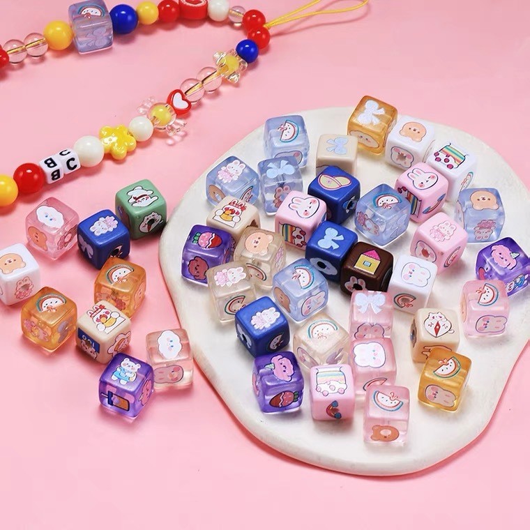 10ชิ้นดอกไม้น่ารักพิมพ์ตุ๊กตาหมีกระต่ายสแควร์หลวมลูกปัดสําหรับ ทําเอง โทรศัพท์มือถือโซ่ลูกปัดสร้อยข้อมือคาดศีรษะอุปกรณ์ผมทําวัสดุ