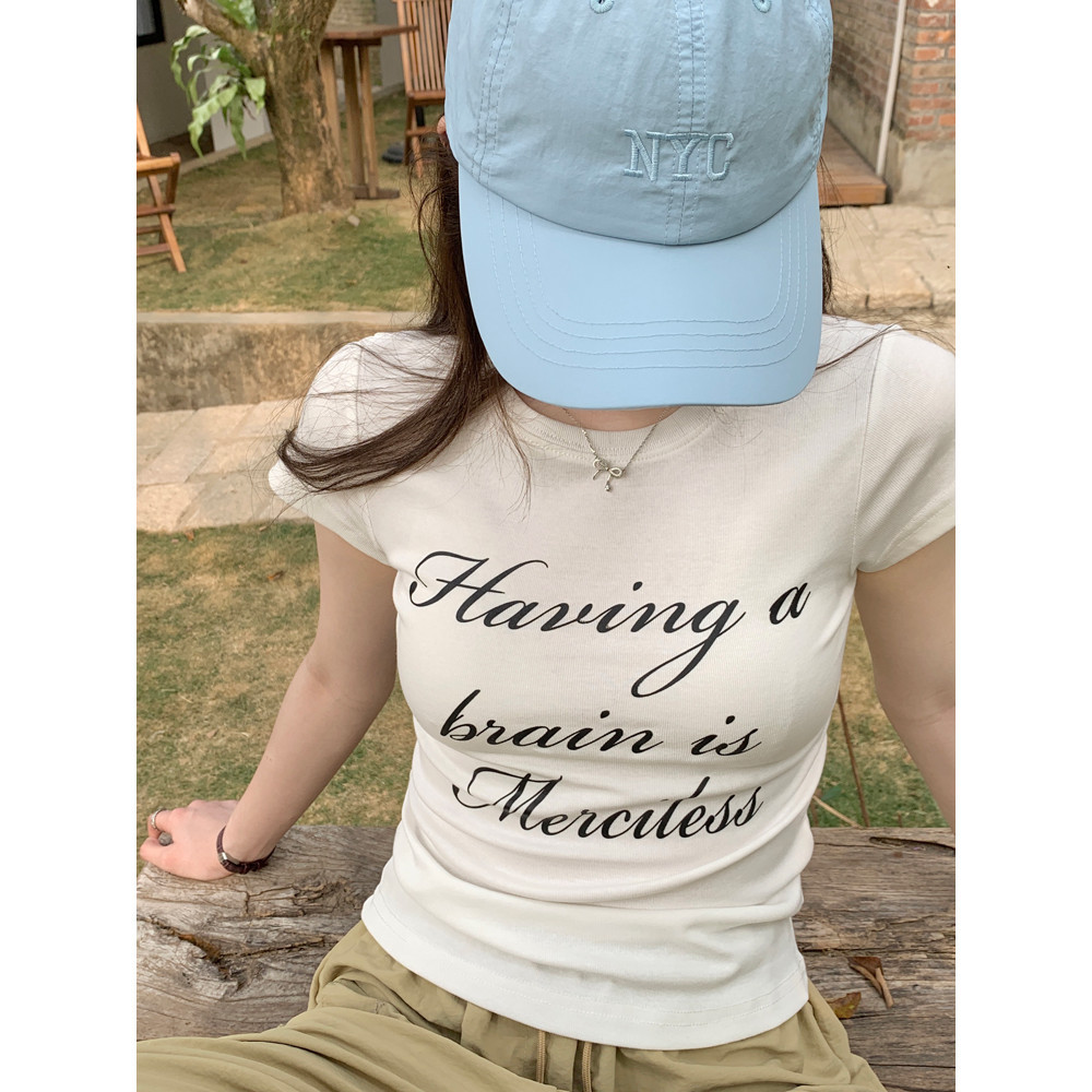 Nuziro Baby Tee - เสื้อยืดแขนสั้นพิมพ์ตัวอักษรแฟชั่นที่เรียบง่าย #C001586