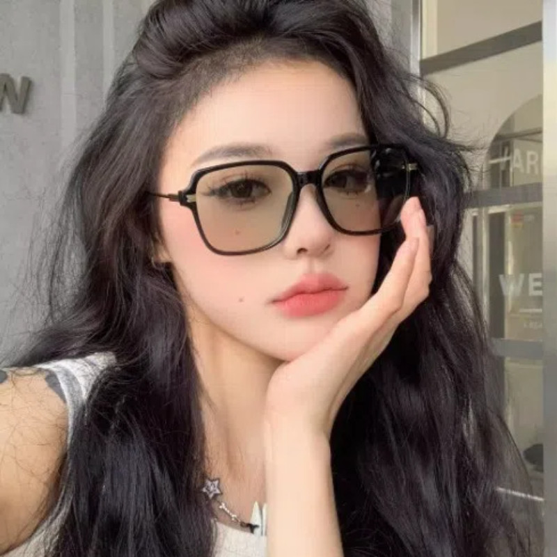 แว่นกันแดดทรงสี่เหลี่ยมขนาดใหญ่ใหม่เน็ตดังเวอร์ชั่นเกาหลีแว่นกันแดดป้องกันรังสียูวีและความชื้น