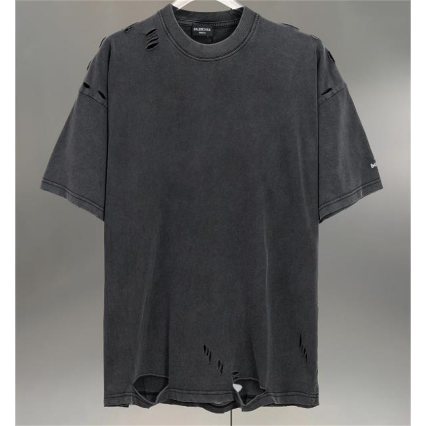 เสื้อยืดผู้ชายและผู้หญิง ผลิตจากผ้าฝ้ายคุณภาพดี ออกแบบมาเพื่อความสบายในฤดูร้อน ทรงคล่องตัว