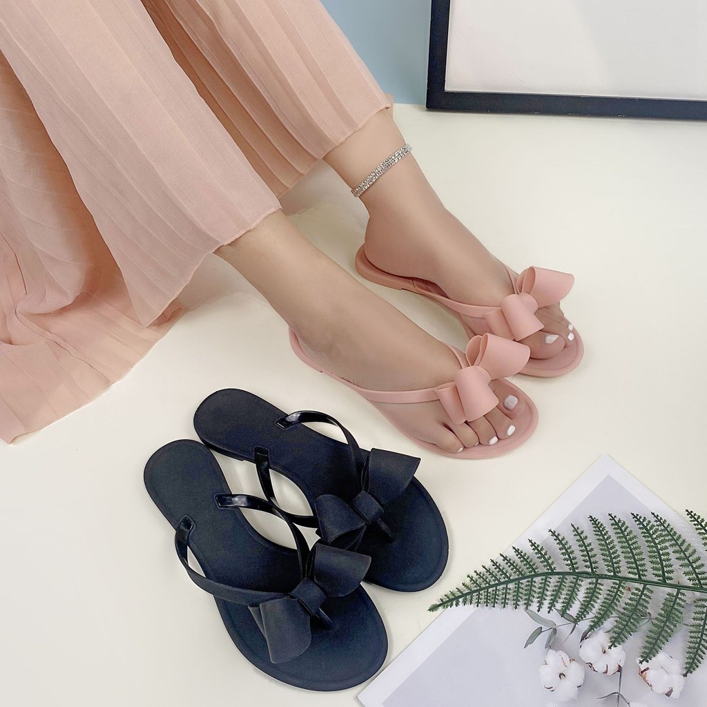 รองเท ้ าแตะ PVC ผีเสื ้ อ Frosted Jelly สําหรับผู ้ หญิงแฟชั ่ นแบน Bottomed Flip Flops
