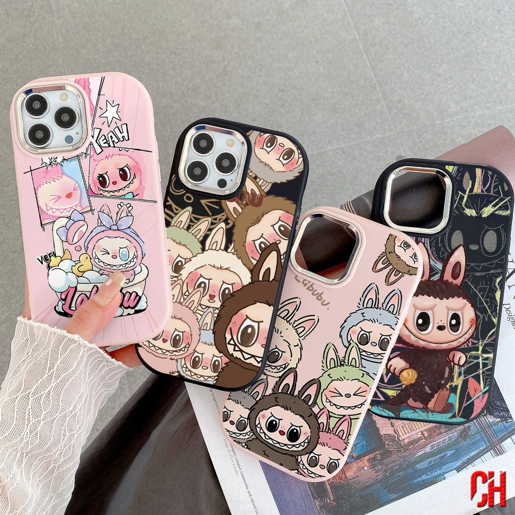 Labubu กรณี Compatibel สําหรับ IPhone 15 11 12 13 14 PRO MAX 6 7 6S 8 14 15 Plus XR XS MAX 6SPlus 7Plus 6Plus 8Plus 14Plus ชุบเลนส์โลหะป้องกันกล้องฝาครอบโทรศัพท์