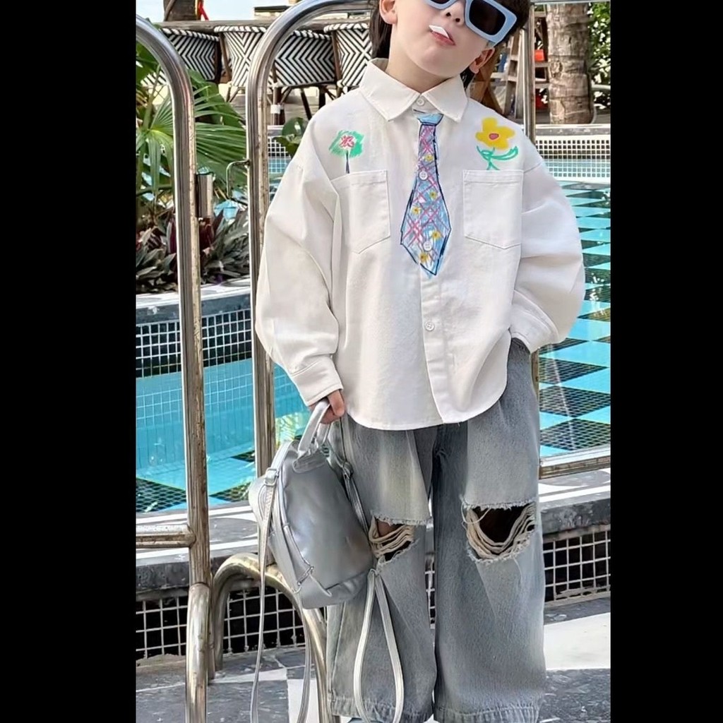 เด็กชายฤดูใบไม้ผลิสไตล์พิมพ์ผูกฉีกกางเกงยีนส์สูทสไตล์ใหม่กราฟฟิตีหลวมพอดีเสื้อสูทสองชิ้น - รูปที่ 4