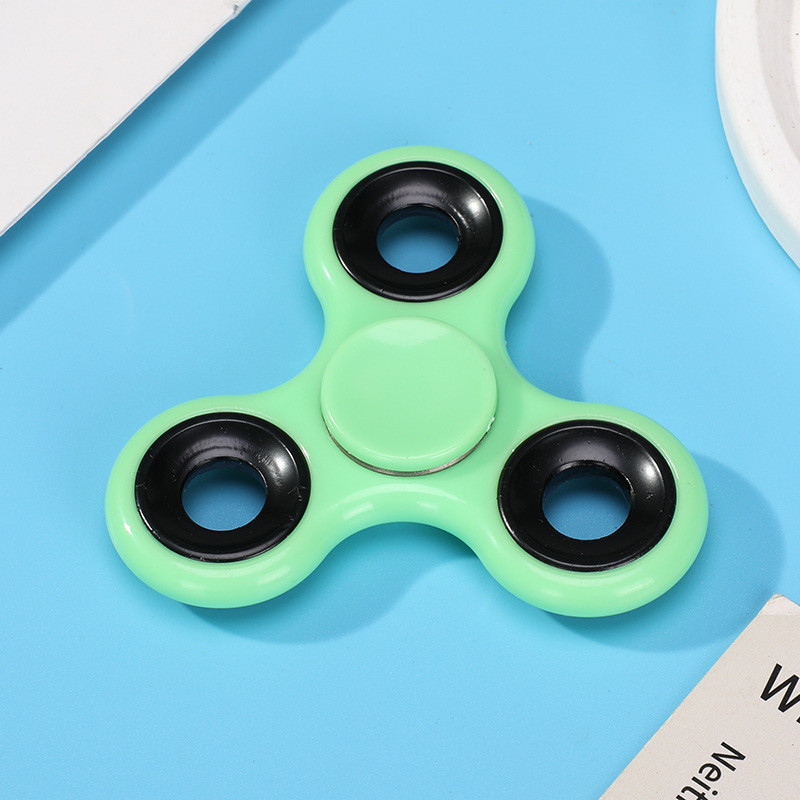 23 สี Vibrant Finger Spinner: Pocket-Sized ของเล่นหมุนความเร็วสูง, บรรเทาความเครียดและความวิตกกังวลลดสําหรับผู้ใหญ่, มีเสน่ห์การออกแบบที่มีสีสัน, 7x7x0.5 ซม. ราคา ถูกที่สุด ดีลบีเคเค แกลเลอรีภาพที่ 8
