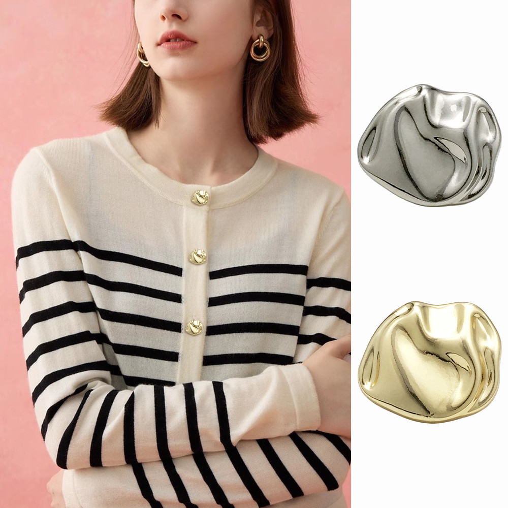 ปุ่มโลหะรูปผิดปกติที่ไม่เหมือนใครพร้อมเสร็จโบราณ | หลายขนาด 12/17/22มม | เงินทองสําหรับเสื้อผ้าแฟชั่น ทําเอง (10ชิ้นชุด)