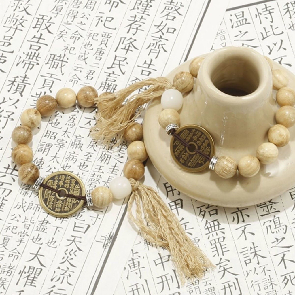 ชิฮวา✨ลูกปัดไม้หอมนม Mountain Ghost Spend Money Bracelet Retro Artistic Classy Bracelet All-Match Hand-Knitted Niche Design Money-