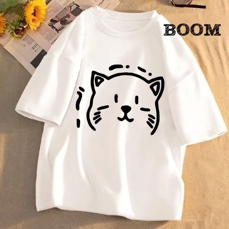 (กรุงเทพจัดส่งสินค้า)Boom Shop Collection สุดเท่ห์ ขวัญใจวัยรุ่น น่ารักเฟียสๆ เสื้อยืดคอกลมลายสดใสได้ทุกวัย T-1154