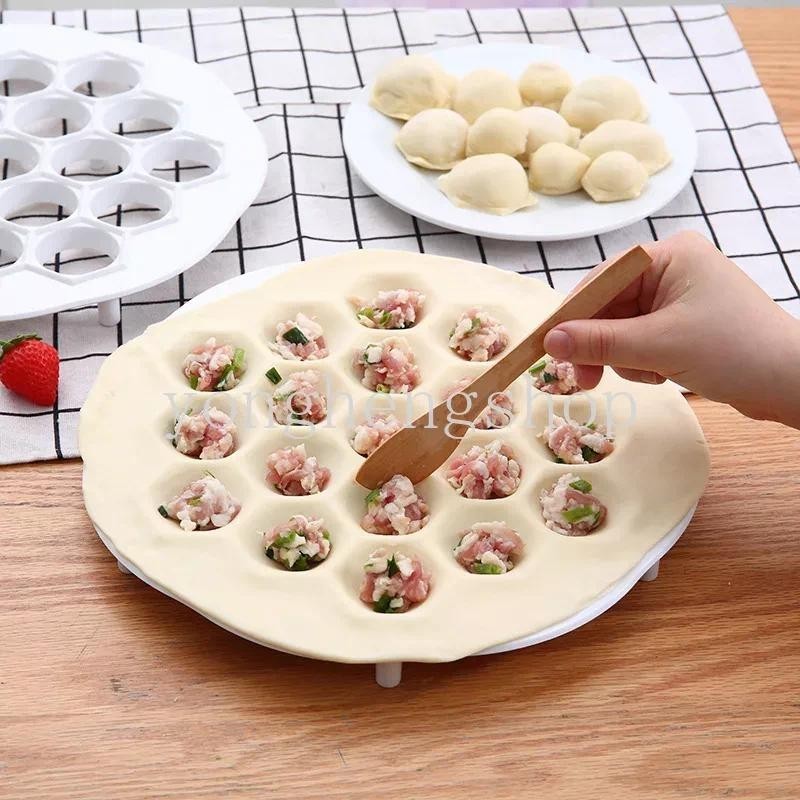 Creative 19 หลุม Dumpling แม่พิมพ์ Maker DIY Dough กด Ravioli Wonton ทํา Mould พาสต้า Pastry เครื่องมืออุปกรณ์ครัว