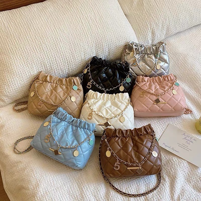 shiny girl88:กระเป๋าสะพายมี 5 สีให้เลือกหนังโซฟานิ่ม