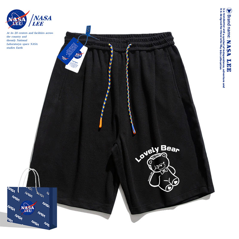 【มีสินค้า】กางเกงขาสั้นสีขาวลายหมีน่ารักจาก NASA รุ่นใหม่ปี 2025 สำหรับเด็กผู้ชาย ฤดูร้อน สไตล์แฟชั่น