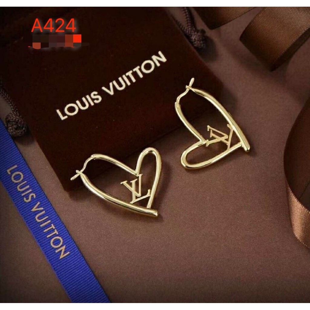 Louis Vuitton Simple Earrings/Titanium Steel Letter Logo/Personal/Exquisite/Elegant ต ่ างหูสตั ๊ ดเครื ่ องประดับผู ้ หญิง