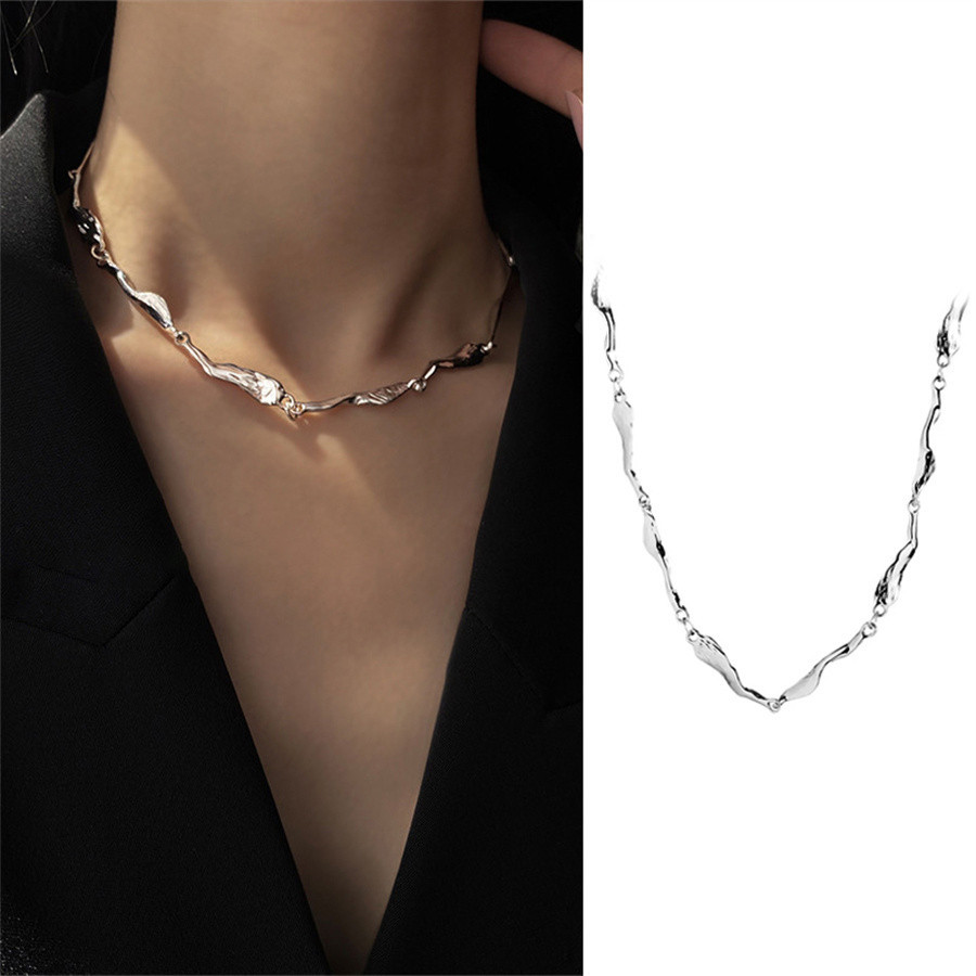 เงินสร้อยคอchokerสําหรับmanแฟชั่นminimalistลมเย็นบุคลิกภาพไม่สม่ําเสมอcourtbone Chainผู้หญิงRetro Niche Design Senseสร้อยคอ