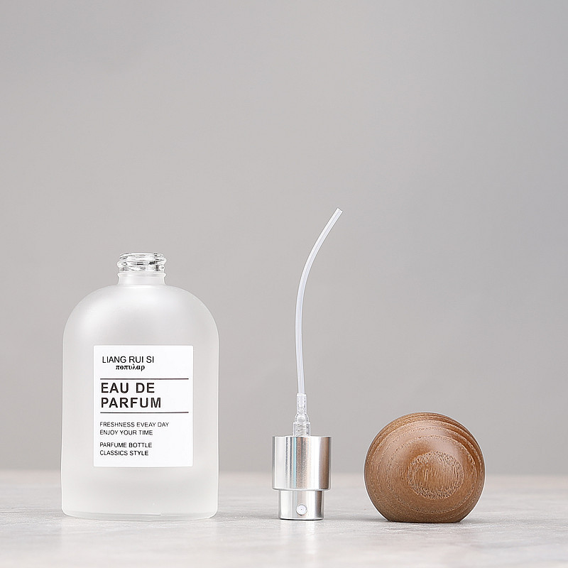 30/50ml สีขาว Frosted Glass ขวดสเปรย ์ น ้ ําหอม Empty Travel ขวดรีฟิลพร ้ อมหมวกไม ้