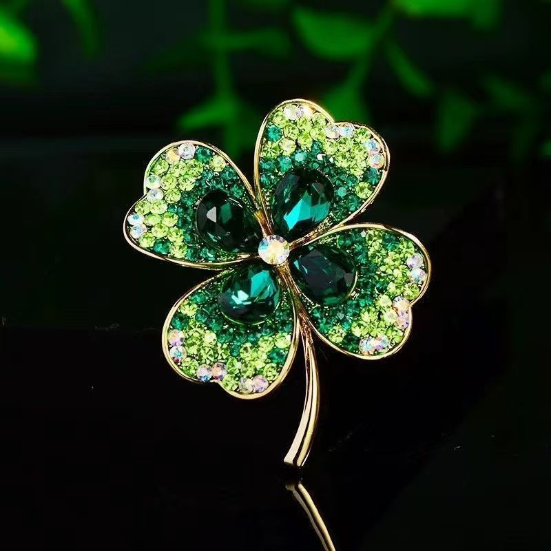 [Lucky Four-leaf Clover เข็มกลัด] คริสตัลระดับไฮเอนด์ Classy Corsage อุปกรณ์เสริมธุรกิจชุดสูท High-End Pin ของขวัญประณีตสําหรับแฟน