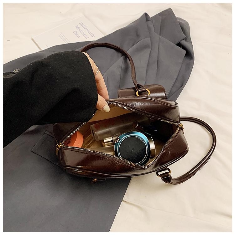 HelenBob กระเป๋าสะพายไหล่ผู้หญิง สไตล์อ้วน เวอร์ชันเกาหลี ความจุขนาดใหญ่ วัสดุ PU มีสไตล์ กันน้ำ มีซิป - รูปที่ 6