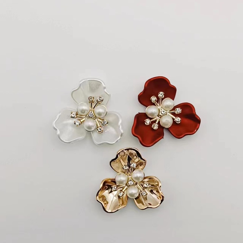 20pcs สามมุกดอกไม้หัวใจเรซิ่นกลีบ DIY เสื้อผ้าเครื่องประดับอุปกรณ์ขายส่ง