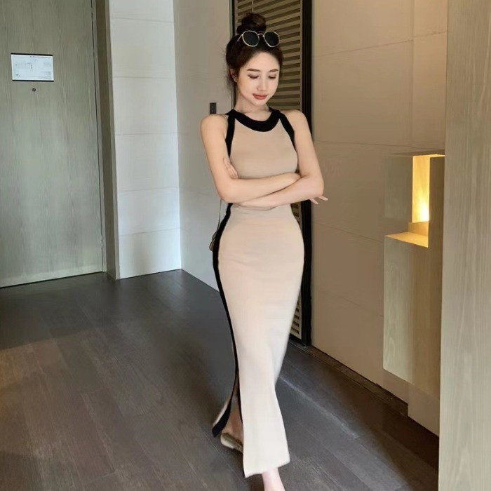 สายเดี่ยวแบบฝรั่งเศสผ่าด้านข้างชุดเดรสขนาดเล็กสไตล์ผู้ใหญ่รักครั้งแรก2025ใหม่ฤดูร้อนผู้หญิงถักแขนกุดหลังม้ามีความสุขสไตล์เล็บ dtn3 arln