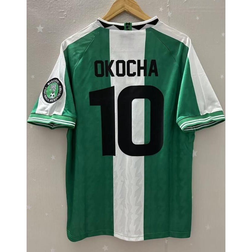 เสื้อทีมฟุตบอล Retro คุณภาพสูง ออกแบบตามแบบฉบับ Nigeria Home พร้อมลายเซ็น OKOCHA สำหรับสะสมหรือนำมาใ