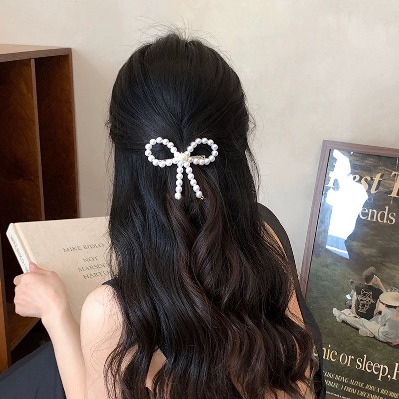 สาวคลิปผม Elegant Pearl Bow Duckbill คลิปคลิปผมสุภาพสตรีด ้ านข ้ าง Bangs คลิปผมอุปกรณ ์ เสริมผมสําหรับผู ้ หญิง