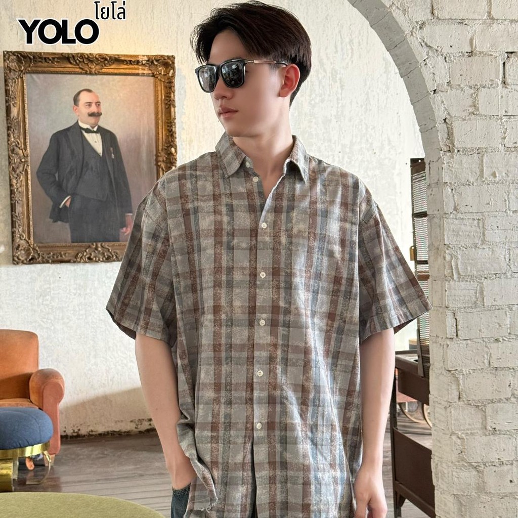 YOLO เสื้อเชิ้ต OVERSIZE เสื้อเชิ้ต เชิ้ตแขนสั้น ลายสก็อต แขนสั้น สีดำ 3959