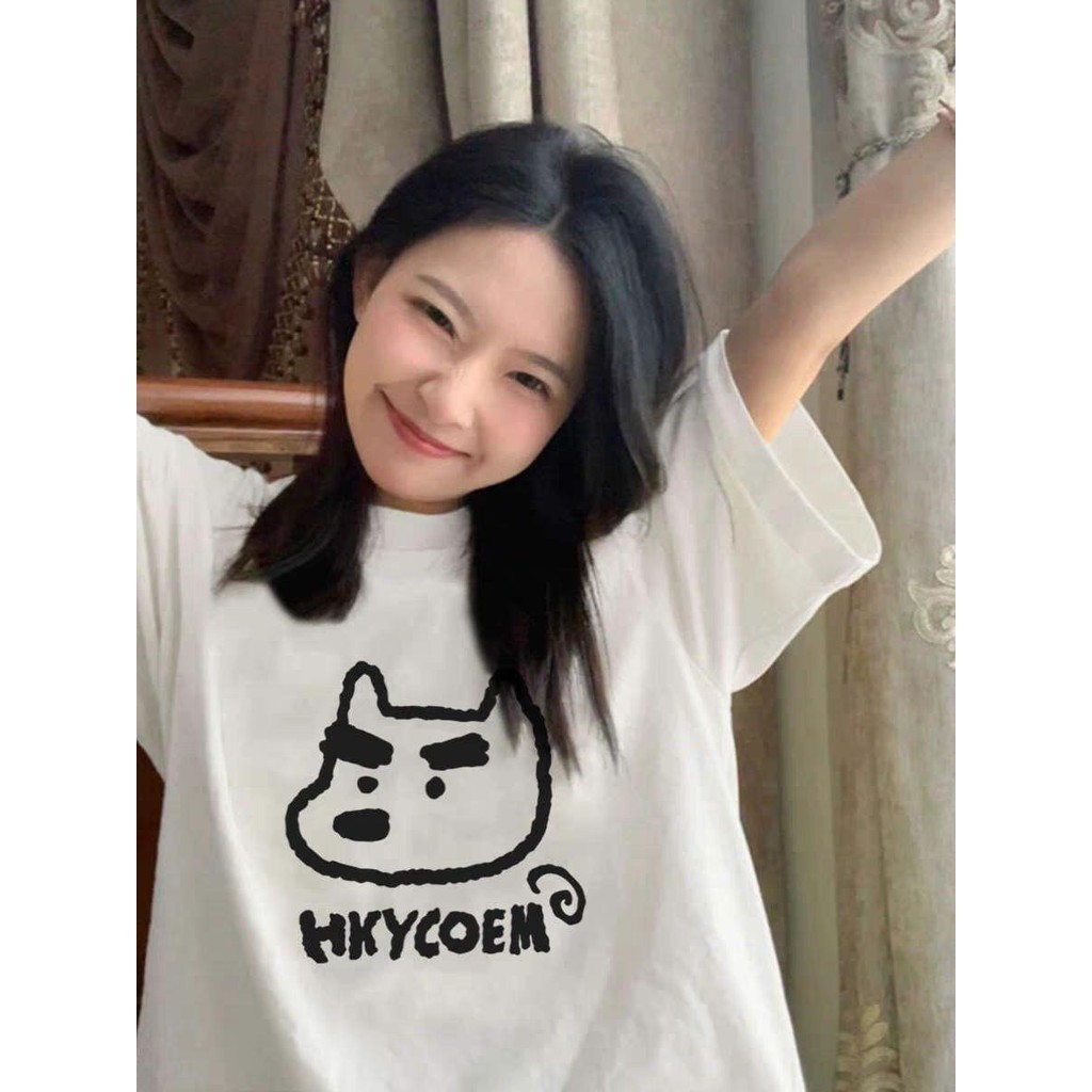 Basi💥 ผู้หญิง เสื้อยืด oversize เกรดพรีเมียม เสื้อคอตตอน100% ไม่หดตัว ใส่สบาย การ์ตูนน่ารัก ลาย "HKYCOEM DOG"