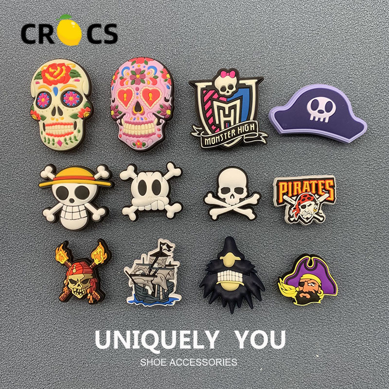 ใหม่ อุปกรณ์เสริมหัวเข็มขัด ลายการ์ตูนหัวกะโหลก สําหรับตกแต่งรองเท้า Crocs DIY