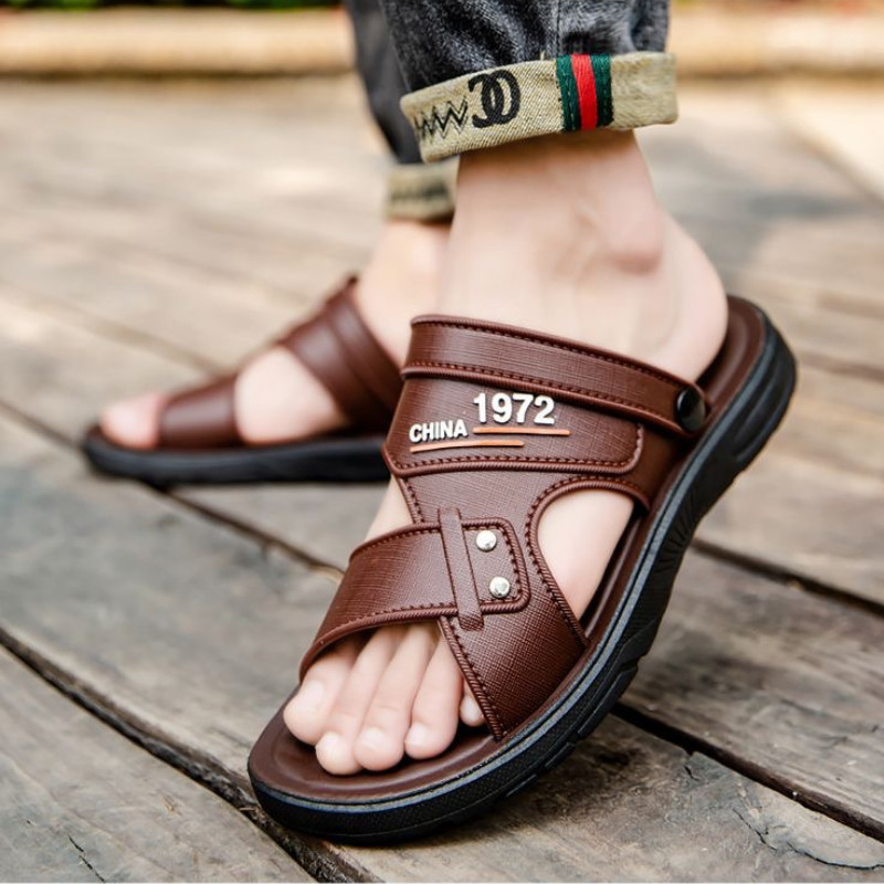 รองเท้าแตะผู้ชายแฟชั่น รองเท้าแตะชายหาด กลางแจ้ง กันลื่น ขนาดใหญ่