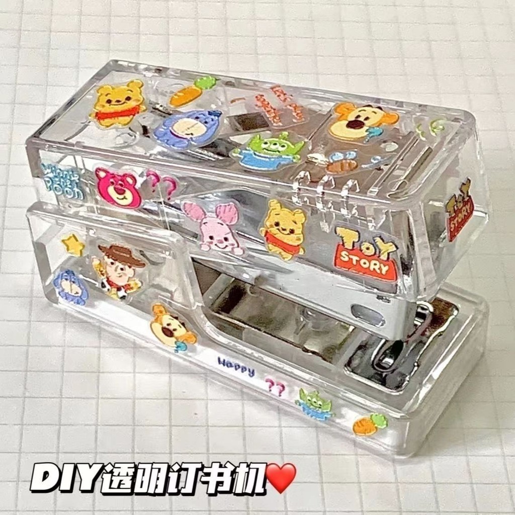 [LC ] Diy เครื ่ องเย ็ บกระดาษโปร ่ งใสขนาดเล ็ กน ่ ารัก TOY STORY เครื ่ องเขียนศึกษาเครื ่ องเย ็ บกระดาษ