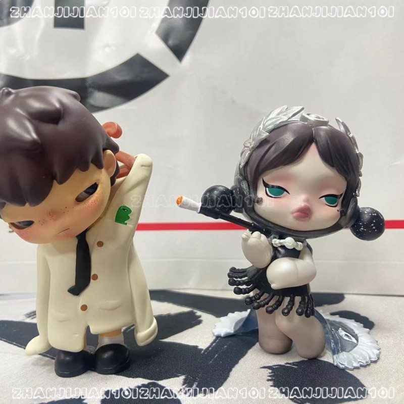 [จัดส่งฟรี] POPMART POPMART 13th Anniversary Spotlight Series Figure Mystery Box ตกแต่งของขวัญจัดส่ง