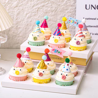วันเด็กสากลน่ารักคัพเค้กตกแต่ง อิน ลูกบอลผมที่มีสีสันมินิหมวกตลกคัพเค้กเสียบใน