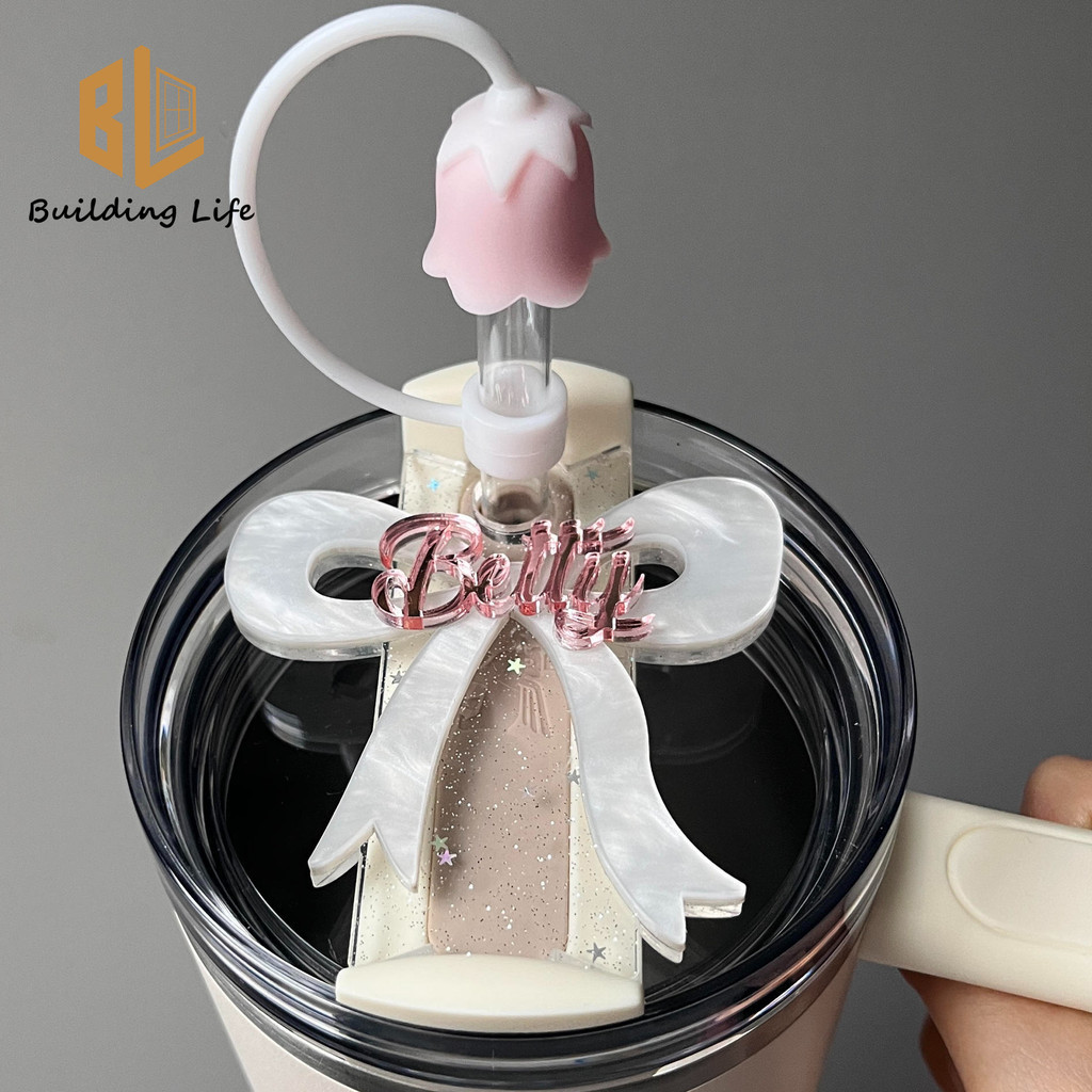 Bow ป้ายชื่อสําหรับ Stan Ley ชื่อแผ่น Personalised Tumbler Topper Custom ชื่อถ้วย Topper ถ้วยส่งสีชมพู Bluebell ฟางหมวกอุปกรณ์เสริมสําหรับ 40oz 30oz 20oz