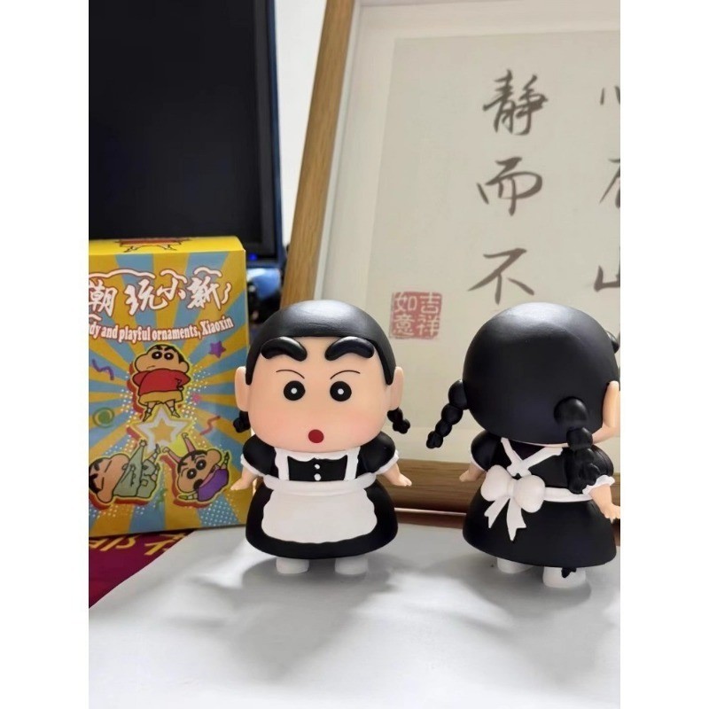 Maid Crayon Shin chan ผ้ากันเปื้อนหางม้าคู่คอสเพลย์อะนิเมะ COD สินค้าคงคลังของเล่นตุ๊กตาเด็กของขวัญ Series รถอุปกรณ์เสริมตกแต่งเค้กบ้าน