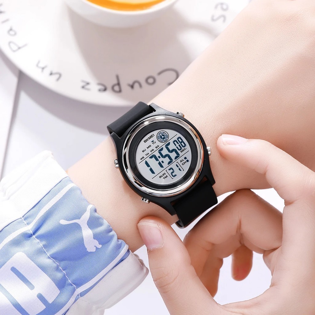 Skmei 2094 ผู ้ หญิงนาฬิกาจับเวลา Lady นาฬิกาข ้ อมือ 50M กันน ้ ํากันกระแทก reloj mujer ด ้ านหลังจอแสดงผลนับถอยหลังนาฬิกาดิจิตอล
