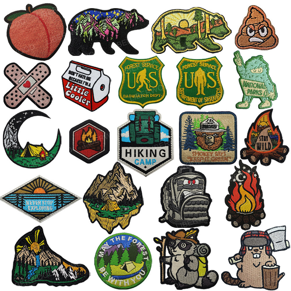 Stay Wild Travel Patch ธรรมชาติเดินป่าเย็บปักถักร้อย Patch Mountain และ Forest Badge Sunset Camper Bear Hook Loop Appliques