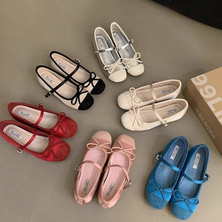 สไตล์เกาหลีรอบนิ้วเท้าจับคู่สีโบว์-รูปหัวเข็มขัดสายรัดรองเท้าไม่มีส้น ปู่ ด้านในเพิ่มความสูงสุภาพสตรีกันลื่นหรูหราแฟชั่นสวมทนรองเท้าเดียว