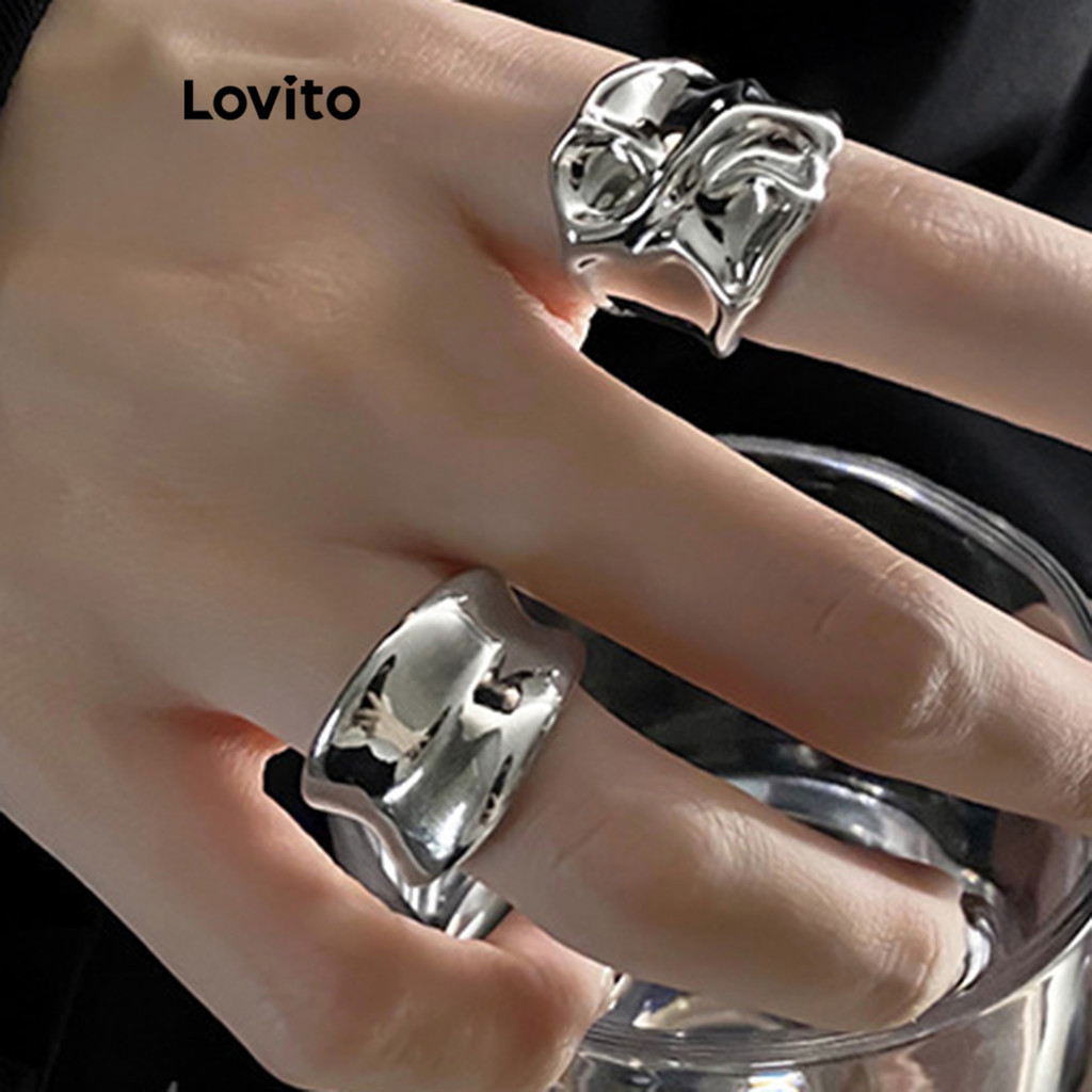Lovito แหวนผู้หญิง แต่งโลหะ สีพื้น สไตล์หรูหรา LFA37152