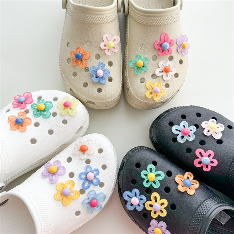 น่ารักผีเสื้อ Croc Jibbitz Sunflower Crocs Charms ดอกไม้ Jibbits สแควร์ระลอกน้ํารองเท้าอุปกรณ์เสริมผู้หญิงรองเท้าหัวเข็มขัดตกแต่ง