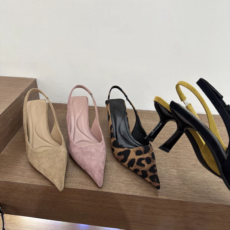 รองเท้าส้นสูงผู้หญิงไซส์ใหญ่ส้นแหลมพิมพ์ลายเสือดาว size35-42 ราคา ถูกที่สุด ดีลบีเคเค แกลเลอรีภาพที่ 2