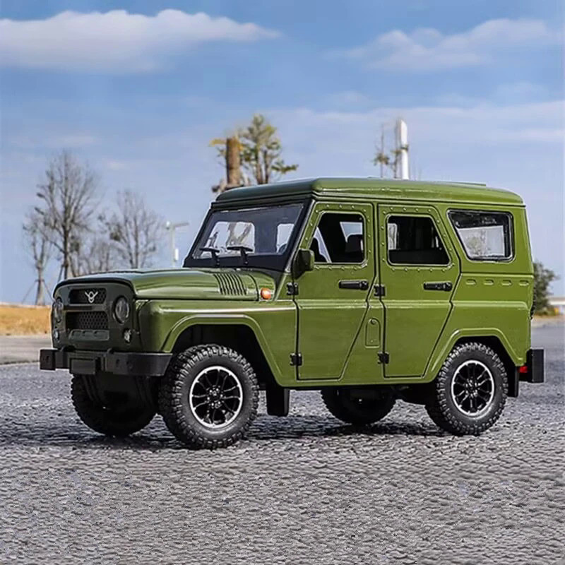 1/18 UAZ Hunter Alloy Car Model Diecasts Metal Off-road Vehicles Car Model High Simulation Sound Lig