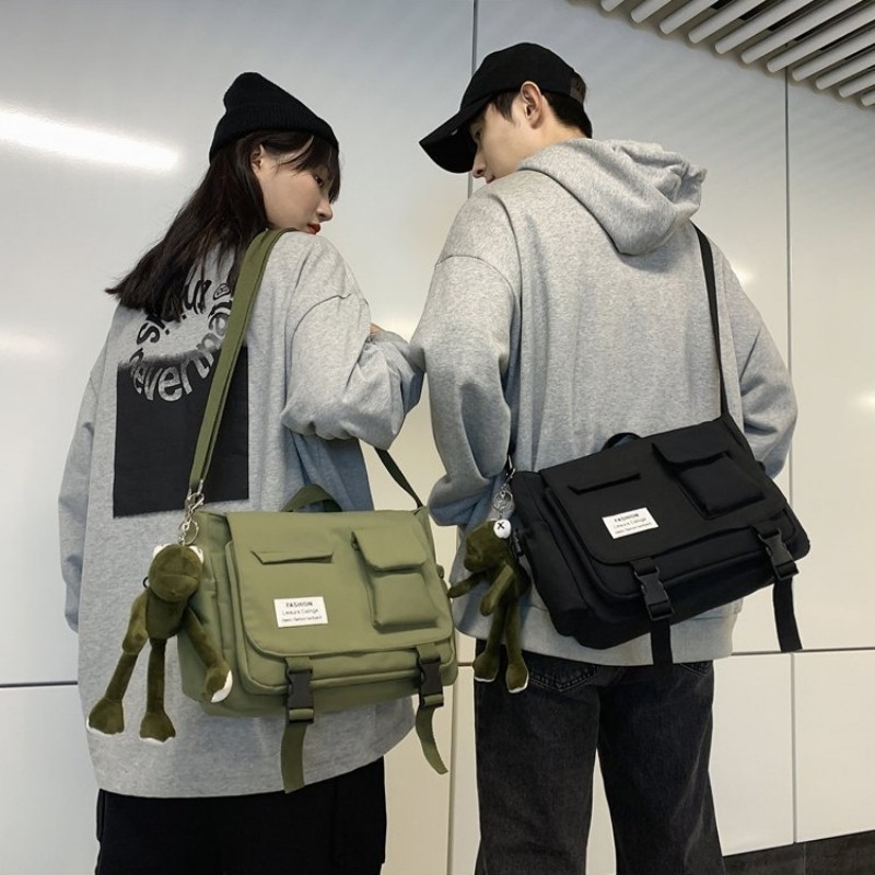 Minimalist Casual กระเป๋าสะพายข้างแฟชั่นกระเป๋าพร็อพนักเรียน - รูปที่ 4