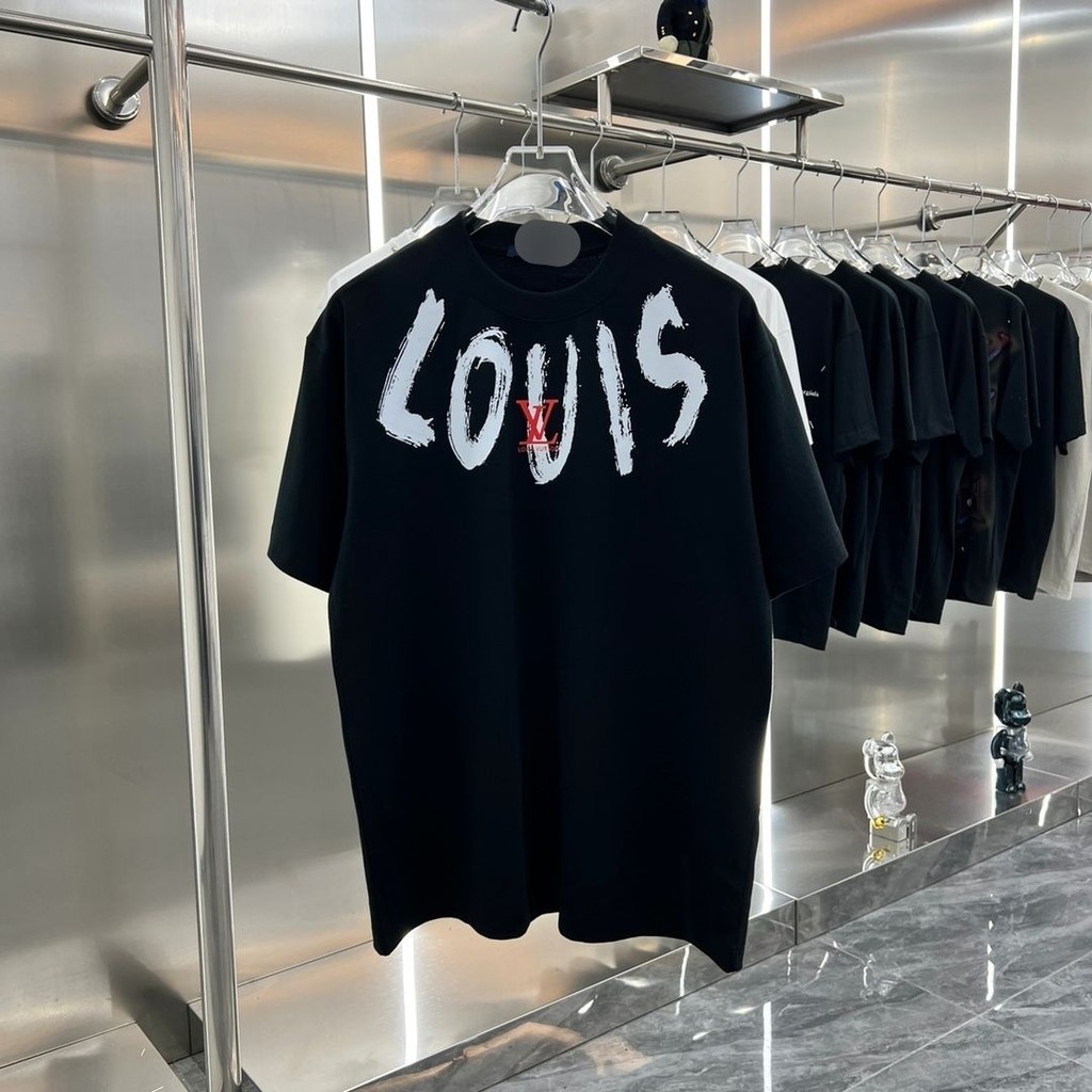 ใหม่ เสื้อยืดแขนสั้น คอกลม ผ้าฝ้ายแท้ พิมพ์ลายโลโก้ L1V เพ้นท์มือ คุณภาพสูง แฟชั่นฤดูใบไม้ผลิ และฤดูร้อน สําหรับผู้ชาย และผู้หญิง