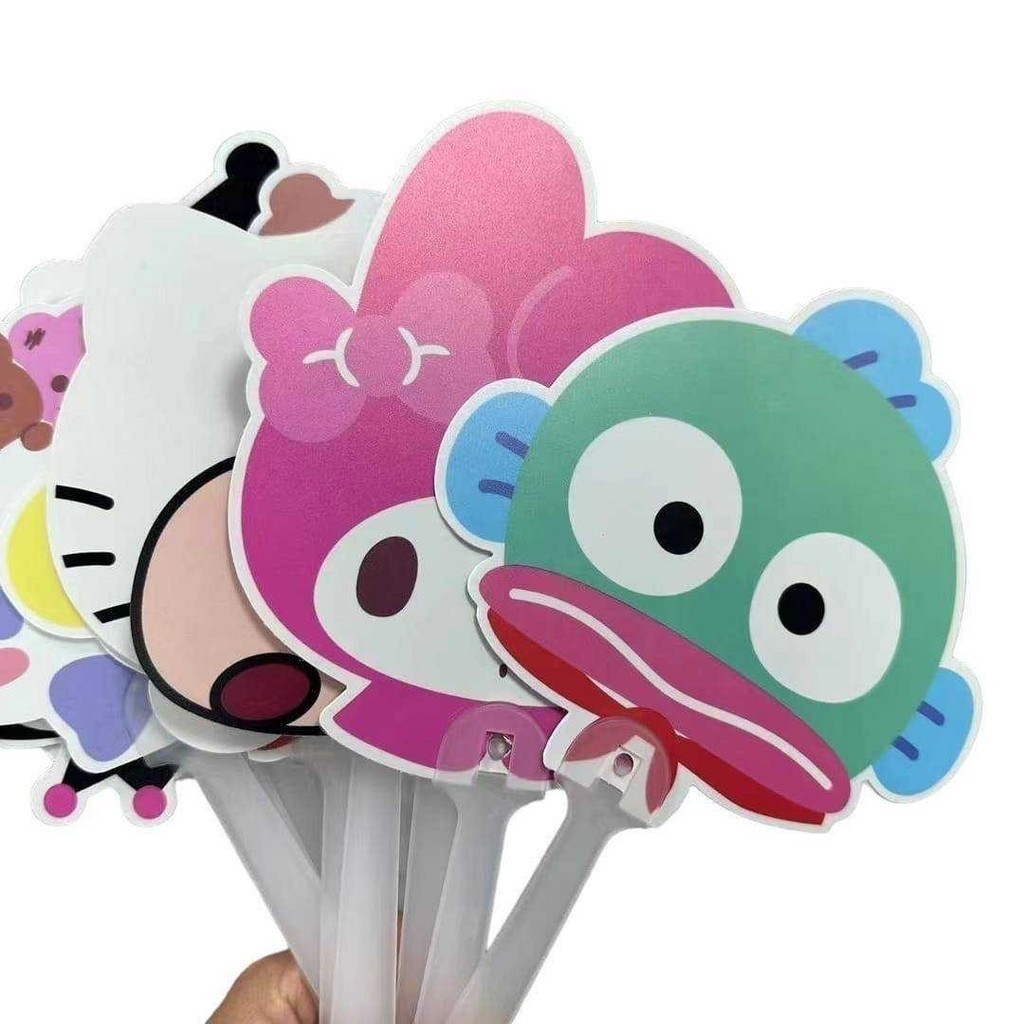 พัดถือ มีด้ามจับ - พัดกันร้อน พกพา - ขนาดความยาว 22-25 cm - มีทั้งหมด 8 ลายให้เลือก