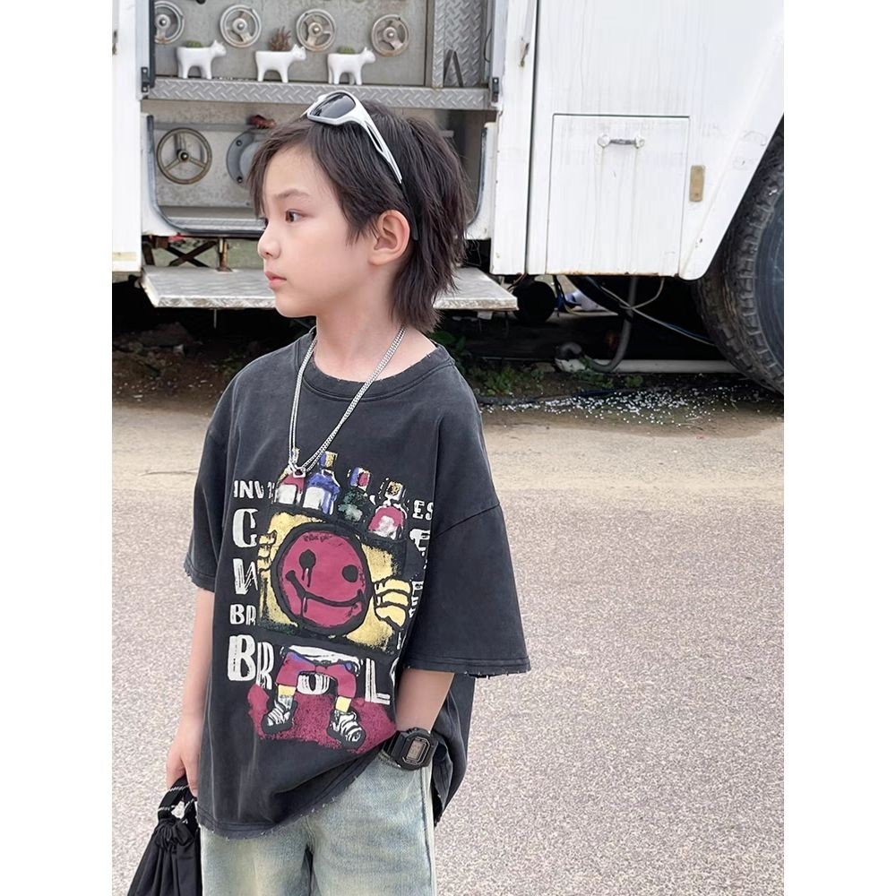 เด็กชายหล่อผ้าฝ้ายแท้แขนสั้นเสื้อยืดสไตล์อเมริกันถนนสวมใส่ฤดูร้อนสไตล์ใหม่ขนาดกลางขนาดใหญ่เด็กล้างด้อยหลวมครึ่งแขนเสื้อ