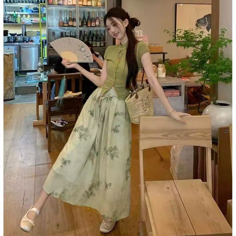 สองชิ้นชุดใหม่จีนชุดผู้หญิงฤดูร้อนหวานเผ็ดกลวงสีเขียวแขนสั้นเสื้อยืดสไตล์จีน ผ้าแจ็คการ์ด กระโปรงเอวสูงชุดสองชิ้น