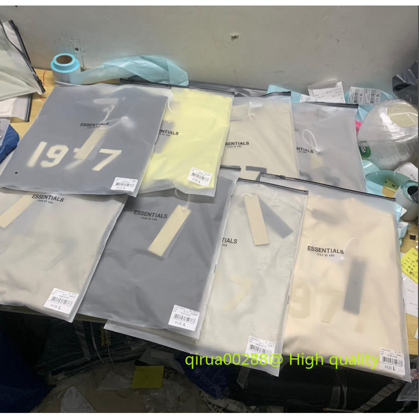 Fog essentials 1977ude เสื้อยืดแขนสั้น