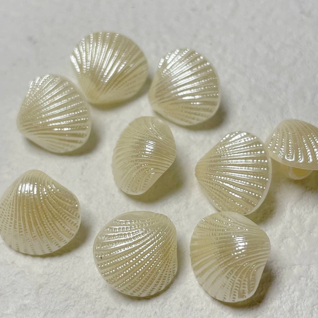 8824 คนรวบรวมฤดูใบไม้ผลิกลิ่นหอมขนาดเล็กสไตล์ประณีต ส8824 人เก็บเกี่ยวฤดูใบไม้ผลิ小香风精装简约显瘦扣小花衬衣ทําเอง