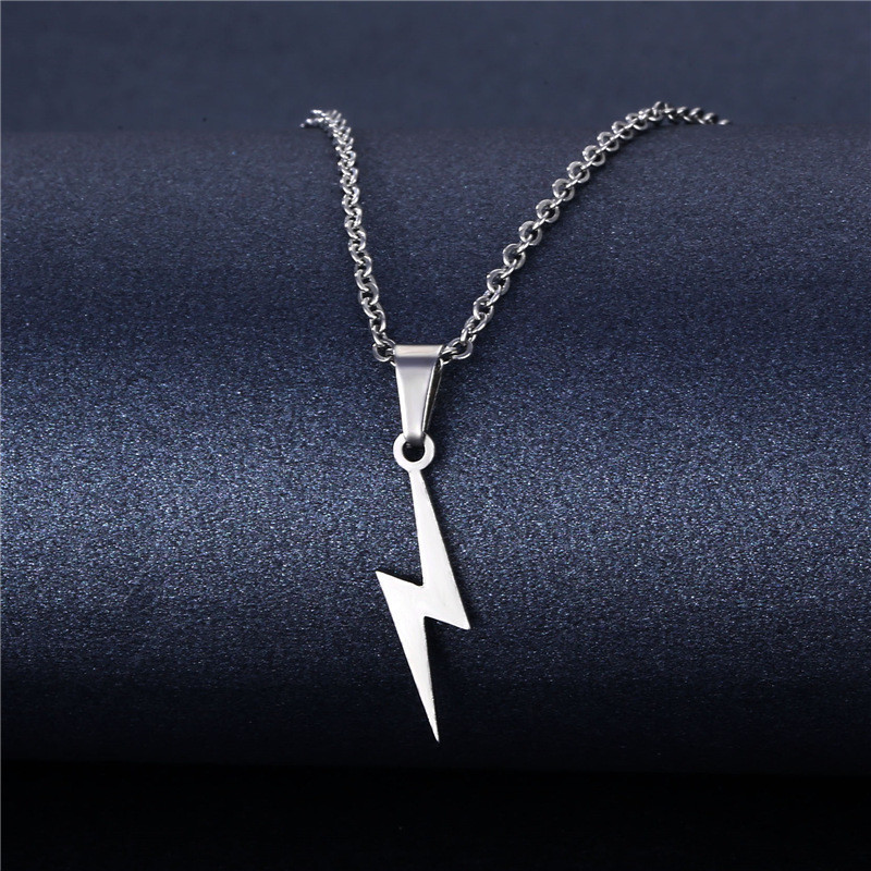 Yinuovo สแตนเลสกันน้ํา unisex Silver Lightning สร้อยคอแนวโน้มบุคลิกภาพฮิปฮอป