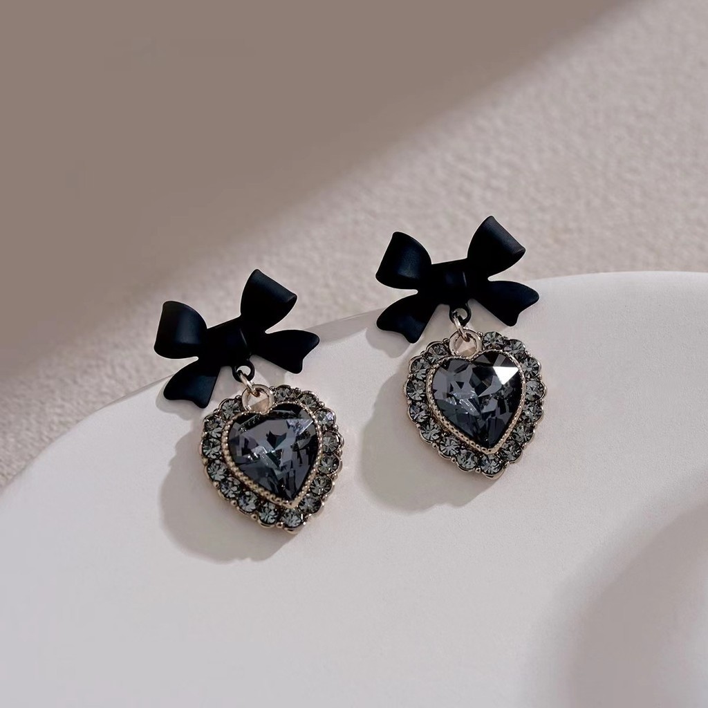 S925 เข ็ มเงินอินเทรนด ์ ที ่ ไม ่ ซ ้ ํากันหวาน Cool Lolita Dark สไตล ์ ต ่ างหู High-End Temperament Simple Bow ต ่ างหู