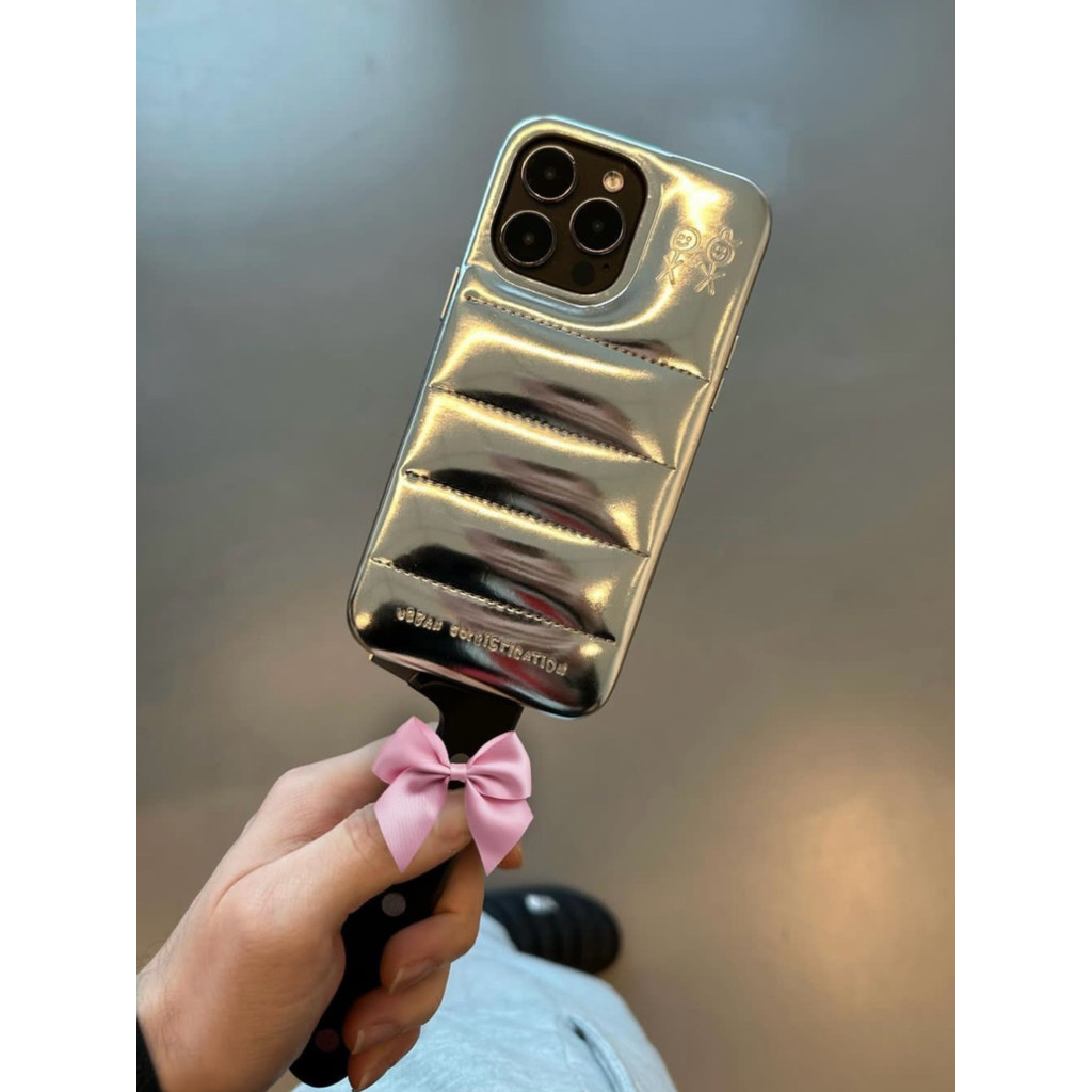 เกาหลีเกาหลี ins High-End หวาน Cool ผู ้ ชายผู ้ หญิงกระจกผ ้ าฝ ้ ายลงเชลล ์ เหมาะสําหรับ 15pro/14promax/13/12/11 เคสโทรศัพท ์ ฝาครอบป ้ องกันกันกระแทกยุโรปสไตล ์ อเมริกันแฟชั ่ นที ่ ไม ่ ซ ้ ํากัน